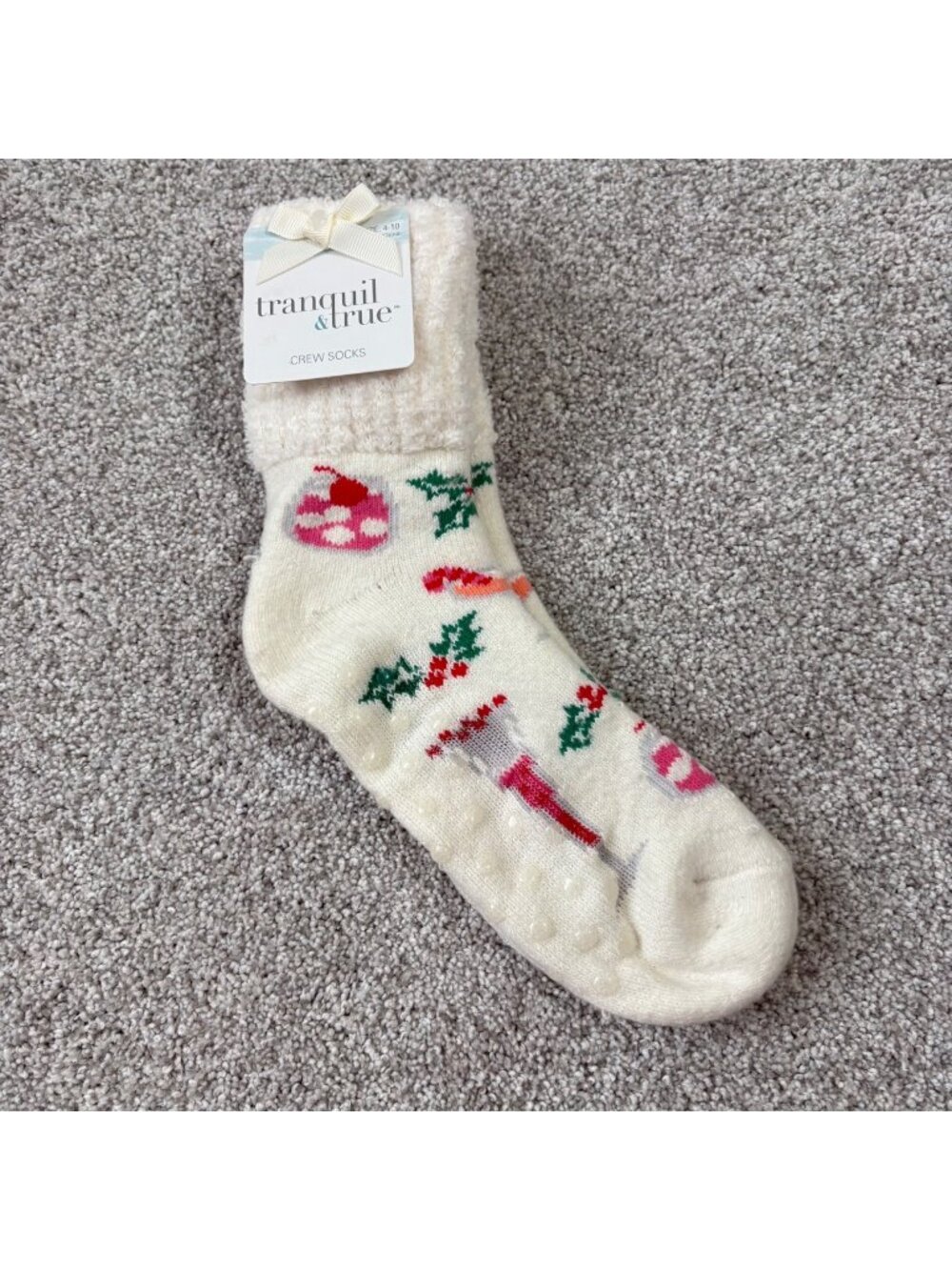 Tranquil & True Crew Socks Holiday Holly Cocktail No Slip New White Green Red